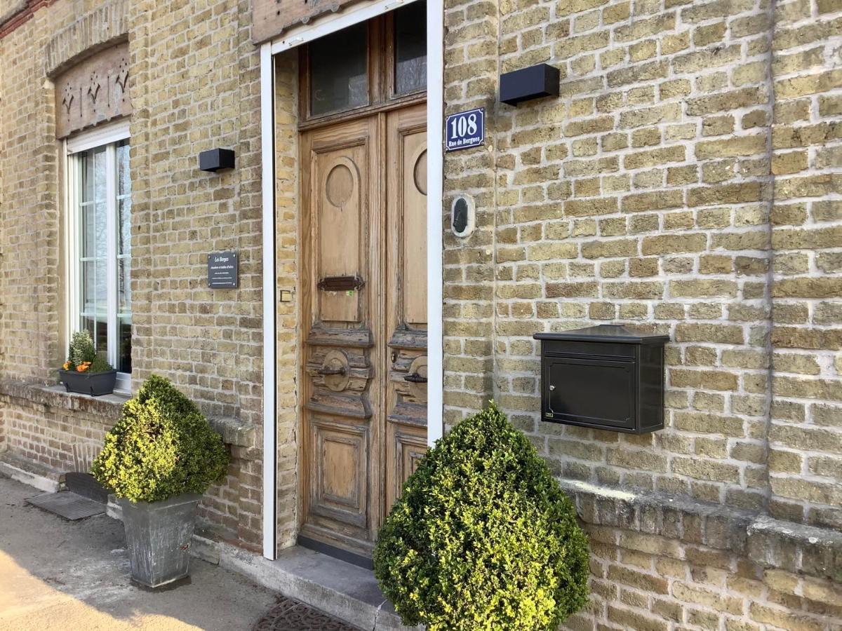 Les Berges Hotel Bourbourg Exterior photo